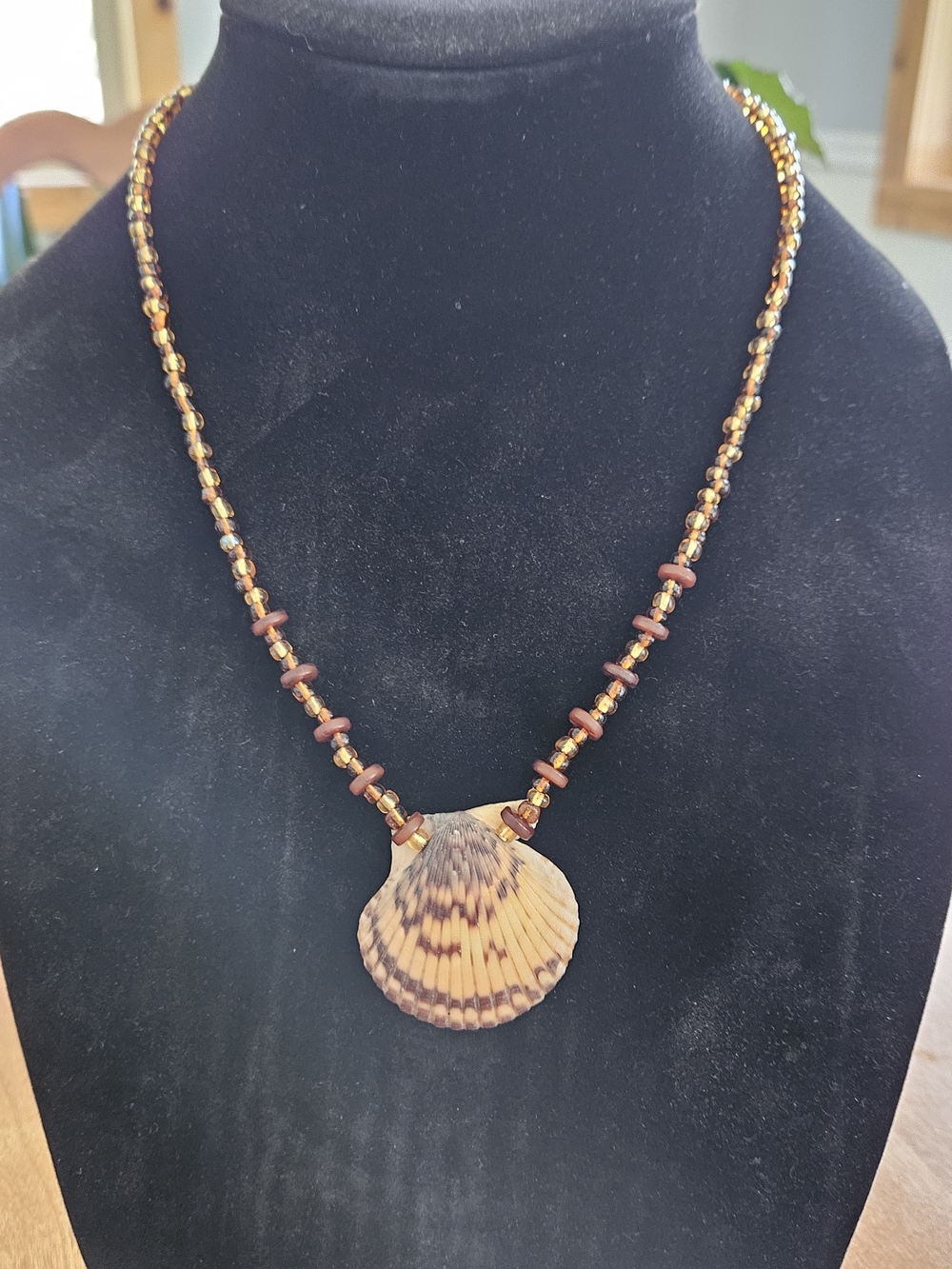 Handmade 100% Real Shell Pendant Necklace in Earthtones - Picture 7 of 7